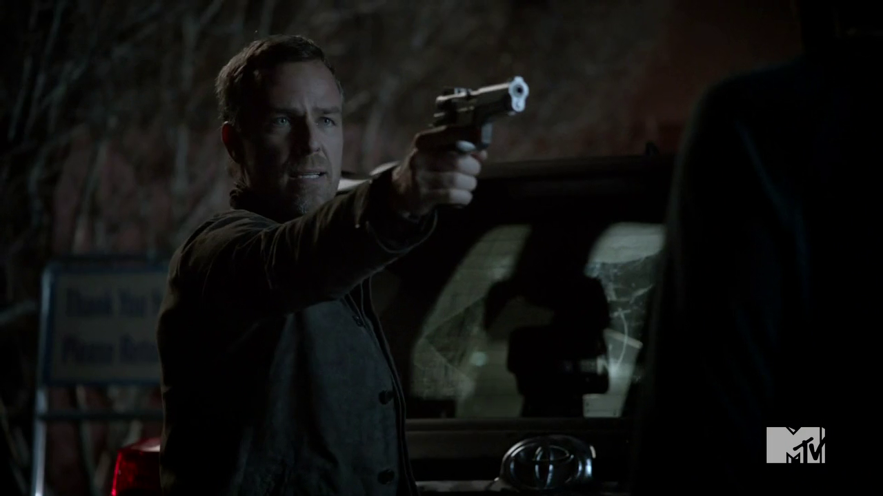 Teen_Wolf_Season_3_Episode_3_Fireflies_JR_Bourne_Chris_Argent